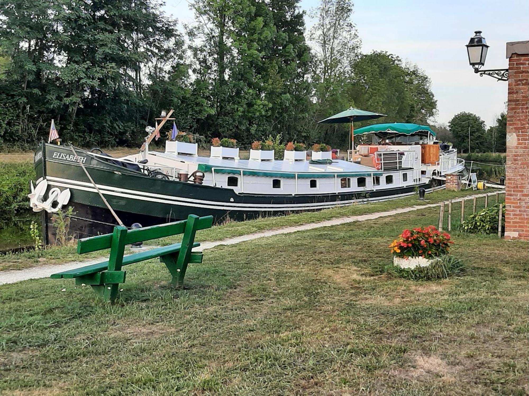 Gite Le Murier Blanc Deux Rivieres Luaran gambar